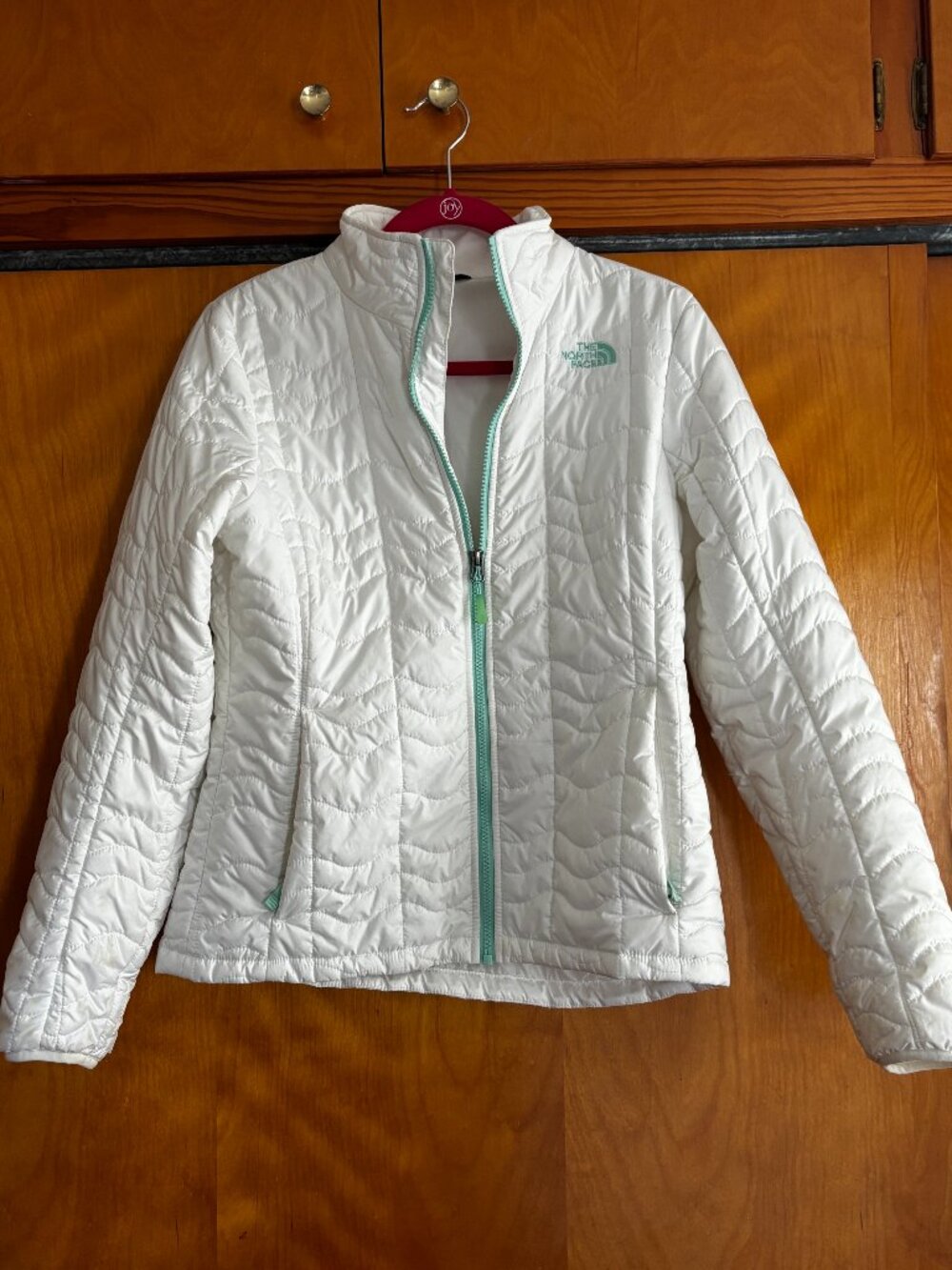 NorthFace Lightweight Quilted Jacket White with teal trim Medium fitted